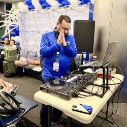 LAX Terminal 7 - United DJ at Gate 71 mixing music before flyers boarded flight UA2506