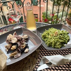 Gastromonia San Martino - Seafood salad (1/2 portion), Trofie with pesto and 1/4 Ltr orange wine