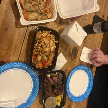 Thai Bay Restaurant - Crying tiger, cashew chicken, pad kee mao - Thai Near Me - Lincoln City, Oregon