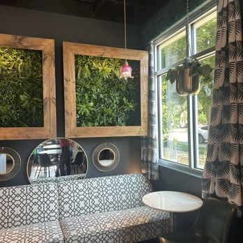 Roast Coffee Shop - Cozy place to hang and leave behind your wallet - Coffee & Tea Near Me - Fort Collins, Colorado Roast Coffee Shop - Cozy place to hang and leave behind your wallet - Coffee & Tea Near Me - Fort Collins, Colorado