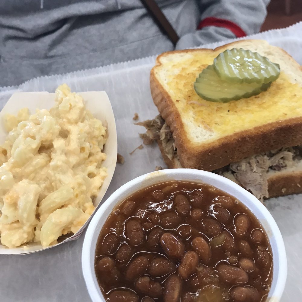 Stateline BBQ - Pulled Pork Sammy with baked beans and Mac and cheese sides! - Barbeque Near Me - Tallapoosa, Georgia Stateline BBQ - Pulled Pork Sammy with baked beans and Mac and cheese sides! - Barbeque Near Me - Tallapoosa, Georgia