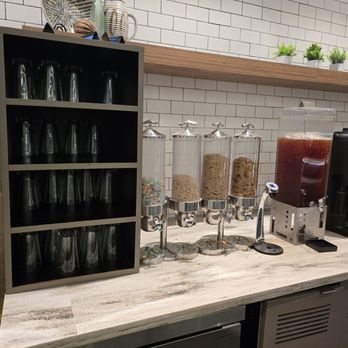 Escape Lounges - Drinks and cereal available for breakfast - Airport Lounges Near Me - Phoenix, Arizona Escape Lounges - Drinks and cereal available for breakfast - Airport Lounges Near Me - Phoenix, Arizona