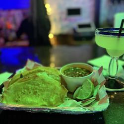 El Tapatio Sports Bar & Restaurant - BIRRIA TACOS