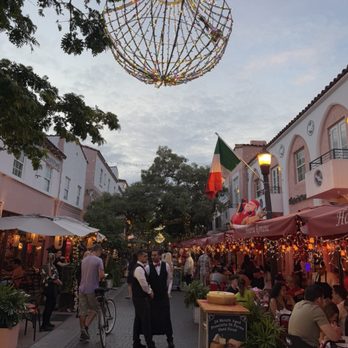 Espanola Way - Española Way - Shopping Centers Near Me - Miami Beach, Florida Espanola Way - Española Way - Shopping Centers Near Me - Miami Beach, Florida