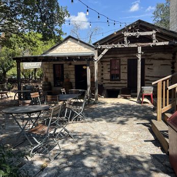 Pontotoc Vineyard Weingarten  - Wineries Near Me - Fredericksburg, Texas