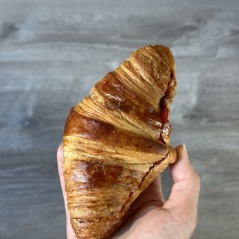 Balancero - Chocolate strawberry croissant - Coffee & Tea Near Me - Astoria, New York Balancero - Chocolate strawberry croissant - Coffee & Tea Near Me - Astoria, New York