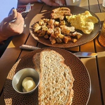 Tinta - Scrambled Eggs with Turkey Sausage - Breakfast & Brunch Near Me - Fort Lauderdale, Florida Tinta - Scrambled Eggs with Turkey Sausage - Breakfast & Brunch Near Me - Fort Lauderdale, Florida
