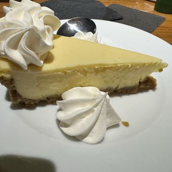 Three Birds Tavern - Key Lime Pie - American Near Me - St. Petersburg, Florida Three Birds Tavern - Key Lime Pie - American Near Me - St. Petersburg, Florida
