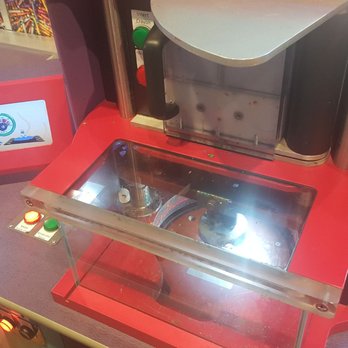 Crayola Experience - Melt and mold 4th floor - Amusement Parks Near Me - Easton, Pennsylvania