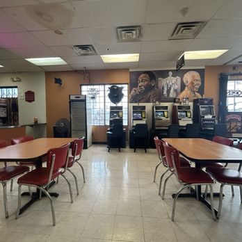 Mama's Kitchen - Southern Near Me - North Las Vegas, Nevada