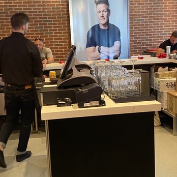 Gordon Ramsay Burger - Salad Near Me - Chicago, Illinois