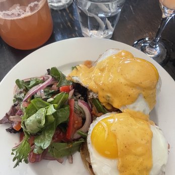 Charlies Bar & Kitchen - Smoked Salmon Eggs Benedict - Cocktail Bars Near Me - Bronx, New York
