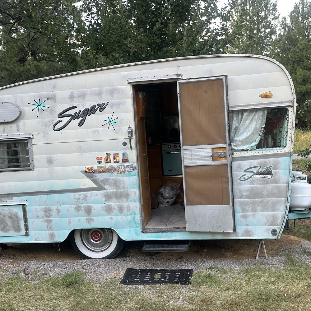 Trailer Lane Campground - B&B adorable trailer - RV Parks Near Me - Weed, California Trailer Lane Campground - B&B adorable trailer - RV Parks Near Me - Weed, California