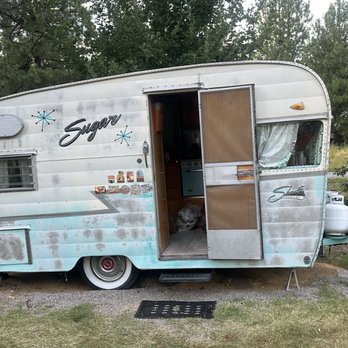 Trailer Lane Campground - B&B adorable trailer - RV Parks Near Me - Weed, California Trailer Lane Campground - B&B adorable trailer - RV Parks Near Me - Weed, California