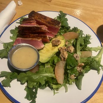Captain Craig's Restaurant - Grapefruit salad with tuna - Seafood Near Me - Tavernier, Florida Captain Craig's Restaurant - Grapefruit salad with tuna - Seafood Near Me - Tavernier, Florida