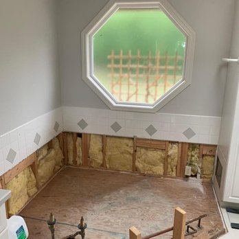 LNT Handyman Construction - a bathroom being remodeled - General Contractors Near Me - Oak Harbor, Washington LNT Handyman Construction - a bathroom being remodeled - General Contractors Near Me - Oak Harbor, Washington