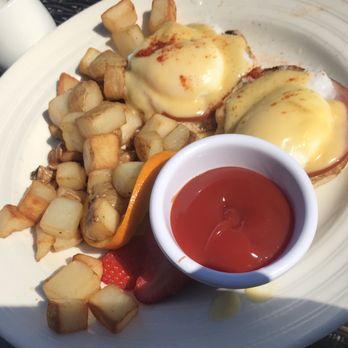 Farmhouse Grill - eggs benedict - American Near Me - Irvine, California Farmhouse Grill - eggs benedict - American Near Me - Irvine, California