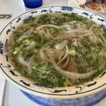 Pho Nina - Medium Pho with Sliced beef and flank. - Vegetarian Near Me - Honolulu, Hawaii