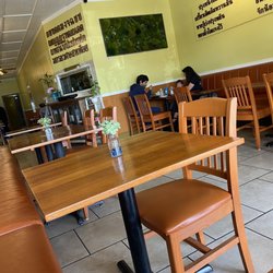 Tamarind Thai Cuisine - Interior - simple but inviting.