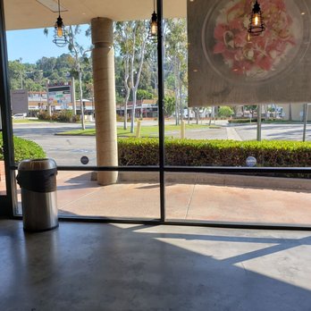 8oz Poke - Front - Poke Near Me - Studio City, California 8oz Poke - Front - Poke Near Me - Studio City, California