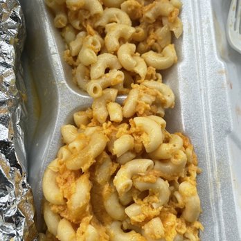 Priscilla's Ultimate Soulfood Cafeteria - Baked Macaroni & Cheese. HORRIBLE - Soul Food Near Me - Hillside, Illinois