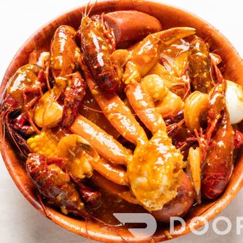 Crackin Crawfish - Cajun/Creole Near Me - Charlotte, North Carolina