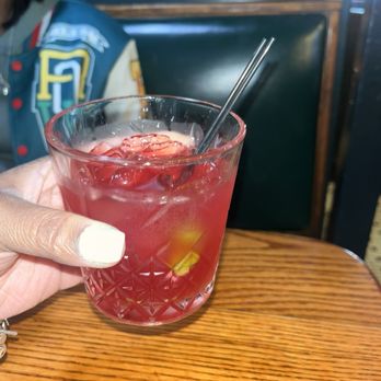 Pizzeria Uno - Pomegranate margarita - Pizza Near Me - Chicago, Illinois