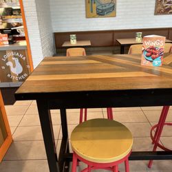 Popeyes Louisiana Kitchen - Seating area