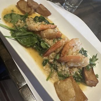 Matto Wine Bar - Spicy shrimp. With an excessive amount of garlic. - Wine Bars Near Me - Shelton, Connecticut