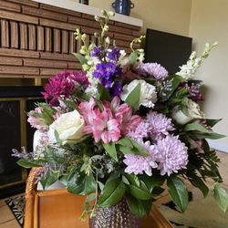 Judy's Grants Pass Florist & Gifts - Wow! Great customer service!! And a simply gorgeous arrangement!! Thank you!!