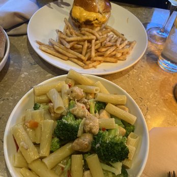 Americano Pie Bar - Rigatoni Raffale and the Jalepenos burger - Italian Near Me - Islip, New York