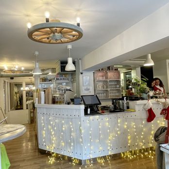 Veggiezz - Tresen - Vegan Near Me - Vienna, 9