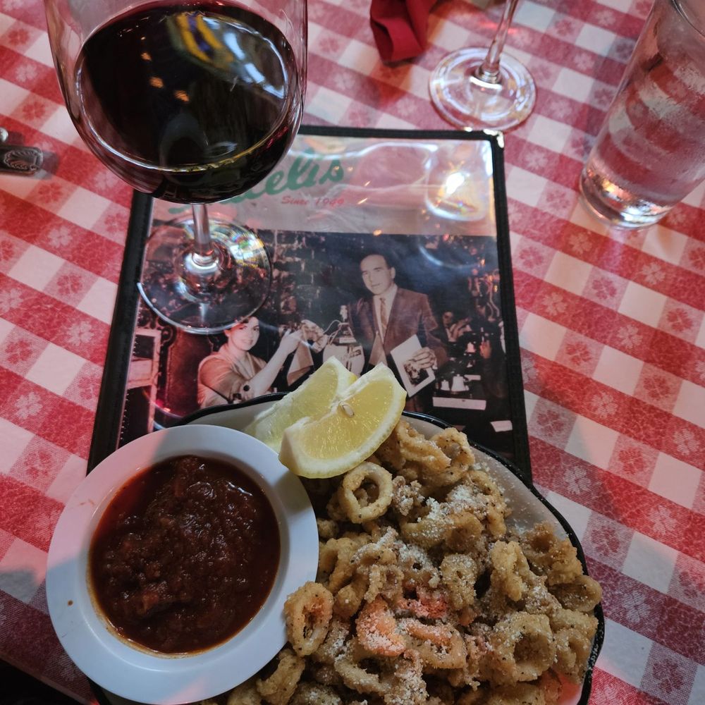Miceli's - Good Calamari Fritti, Chianti Sangiovese Villa Antinori IGT Toscana, Italia 2012 - Italian Near Me - Los Angeles, California Miceli's - Good Calamari Fritti, Chianti Sangiovese Villa Antinori IGT Toscana, Italia 2012 - Italian Near Me - Los Angeles, California