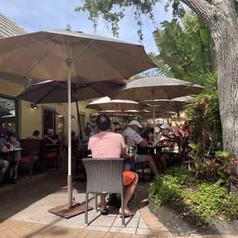 Sun Garden Cafe - Outside patio - Breakfast & Brunch Near Me - Sarasota, Florida