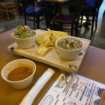 LA VECINDAD - Guacamole and chips sooo good! - Tacos Near Me - Las Vegas, Nevada LA VECINDAD - Guacamole and chips sooo good! - Tacos Near Me - Las Vegas, Nevada