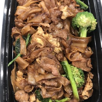 Red Chili - 28. Pad See Ew Noodle - Thai Near Me - Hayward, California Red Chili - 28. Pad See Ew Noodle - Thai Near Me - Hayward, California
