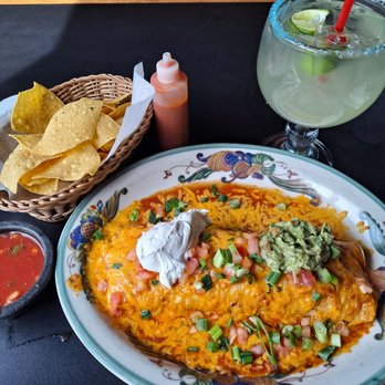 Mazatlan Restaurant - Chicken burrito, Super Tasty! - Mexican Near Me - Mountlake Terrace, Washington Mazatlan Restaurant - Chicken burrito, Super Tasty! - Mexican Near Me - Mountlake Terrace, Washington