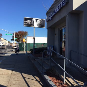 Paris Baguette - Front entrance - Bakeries Near Me - Queens, New York