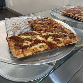 Brooklyn Square - Spicy sausage 5.50, awesome deal - Pizza Near Me - Pasadena, California