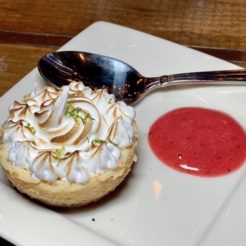 OAK'D BBQ - FIFTH COURSE Mini Key Lime Tart, Whipped Cream, Berry Coulis Avissi Sparkling Rosé - Barbeque Near Me - Dallas, Texas OAK'D BBQ - FIFTH COURSE Mini Key Lime Tart, Whipped Cream, Berry Coulis Avissi Sparkling Rosé - Barbeque Near Me - Dallas, Texas