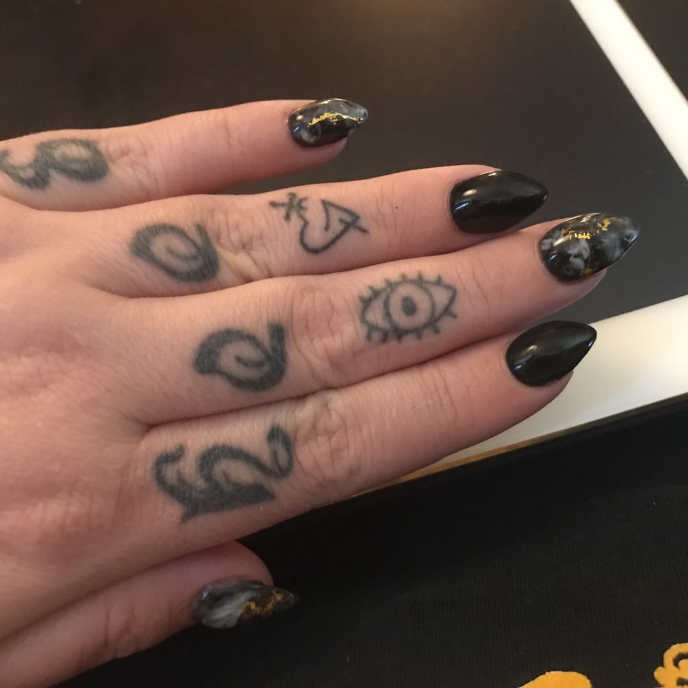 Indulge Nail Studio - Nail Salons Near Me - Philadelphia, Pennsylvania