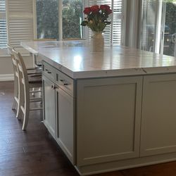 Joel Pena Painting - The kitchen island