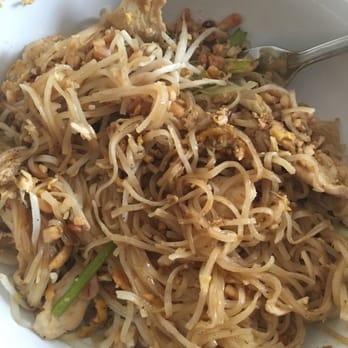 Bean Sprout - Pas Thai w chicken. Lunch portion is pretty skimpy. And bland even though I ordered medium spicy. - Sushi Bars Near Me - Viera, Florida