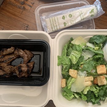 Galliford's Restaurant & Tavern - Ceasar salad with steak tips - New American Near Me - Mendon, Massachusetts