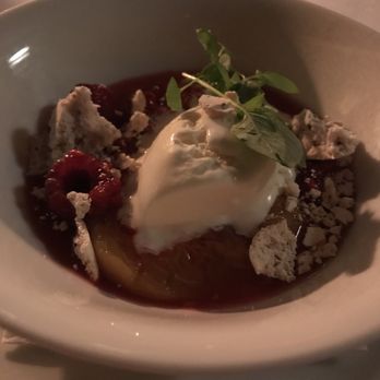 Le Fumoir - Poached pear - Lounges Near Me - Paris, 75