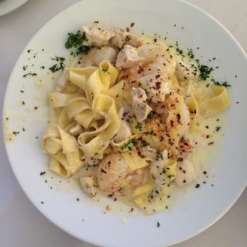 Luna Rossa - lunch menu:  fettuccine alfredo  $13 with shrimp (add $4.50) and chicken (add $3.50) - pretty good! - Italian Near Me - Tustin, California