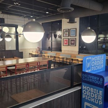 Wendy's - Dining room - Burgers Near Me - Donna, Texas