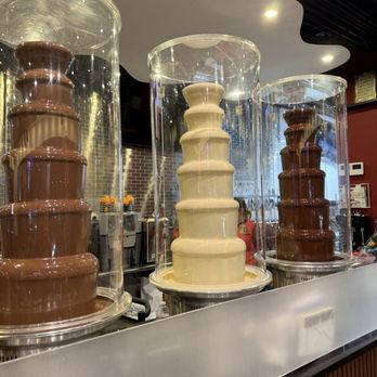 Melt N Dip - Desserts Near Me - Bridgeview, Illinois