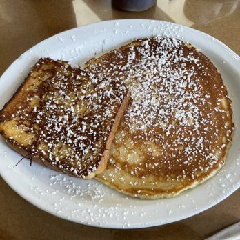 Olde Village Bistro - Village big breakfast - French toast and pancake - Breakfast & Brunch Near Me - Markham, Ontario