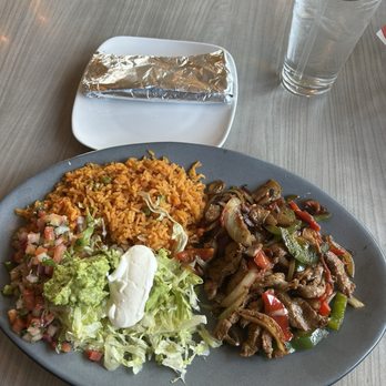 Mezquite Mexican Kitchen and Bar - Lunchtime steak fajitas, very good! - Mexican Near Me - Avon, Ohio Mezquite Mexican Kitchen and Bar - Lunchtime steak fajitas, very good! - Mexican Near Me - Avon, Ohio